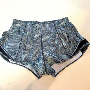 Lululemon hottie, hot running shorts, small